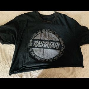 Black graphic cropped tee